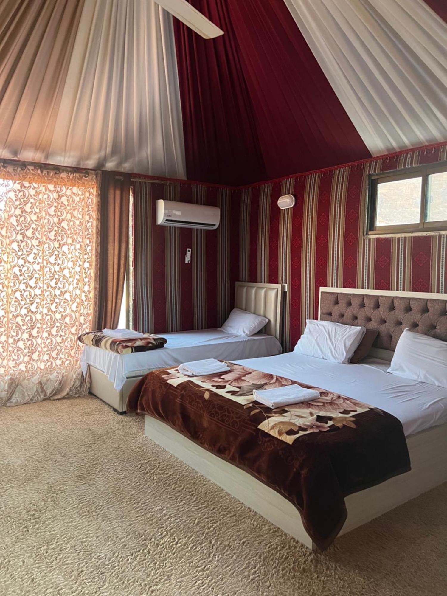 Rum Island Luxury Camp & Bubbles Hotel Wadi Rum Exterior foto